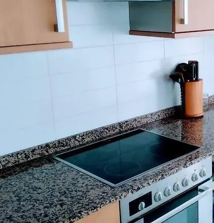 Con Terraza, Piscina Y Parking A Rapadoira